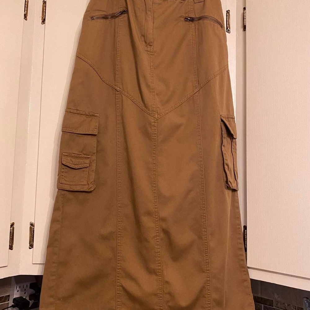 GOOD condition Trendy Brown Cargo Maxi Skirt!!